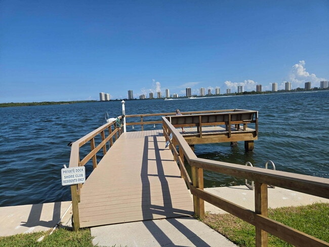 Building Photo - 110 Shore Ct