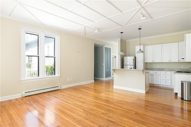 Building Photo - 29 Champlin St