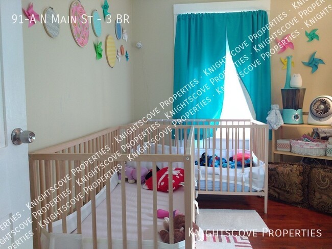 Building Photo - Beautiful, large historic home with origin...