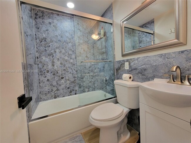Building Photo - 913 Lighthouse Dr