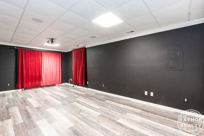 Building Photo - 810 Tacy Pl