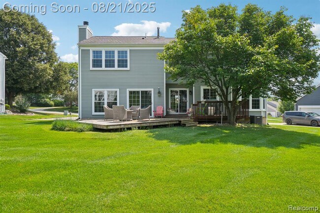 Building Photo - 1944 Fairfield Dr