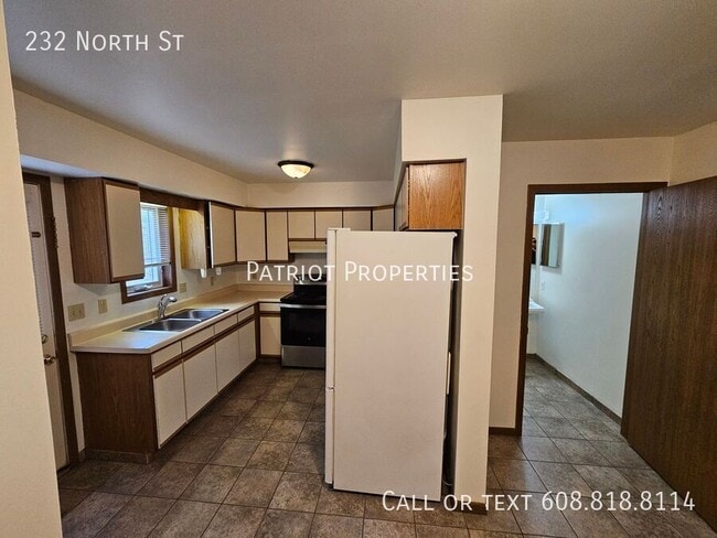 Primary Photo - 232 North St