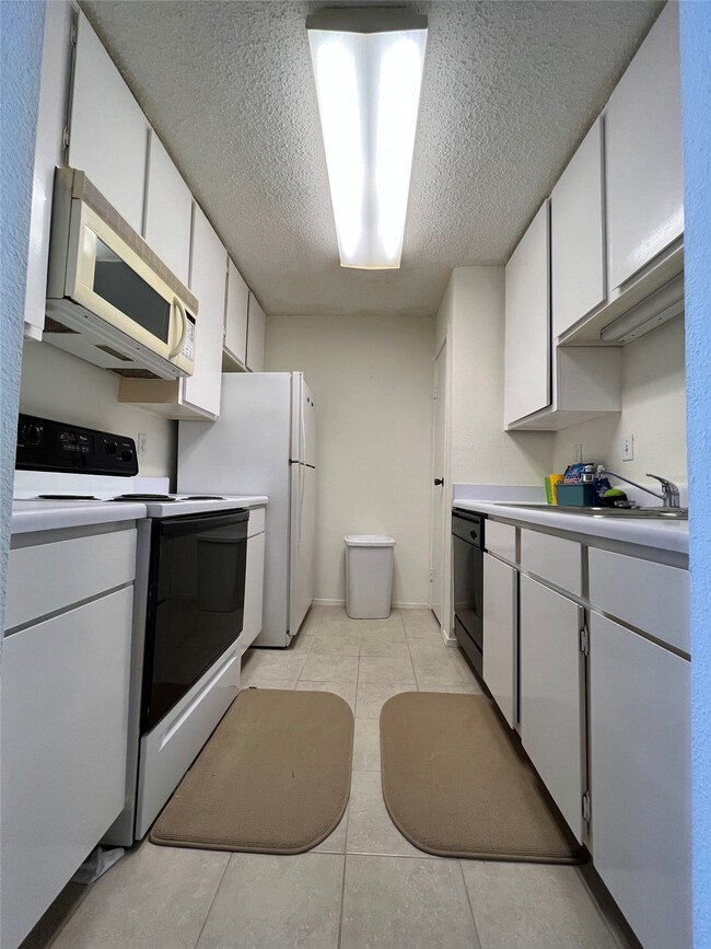 Building Photo - 7950 N Stadium Dr