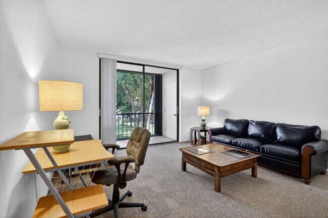 Building Photo - 5220 Las Verdes Cir