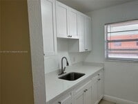 Building Photo - 1511 NE 8th St
