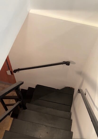 Building Photo - 1011 Barker Rd