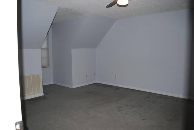 Building Photo - 9037 Fountain Brook Ln