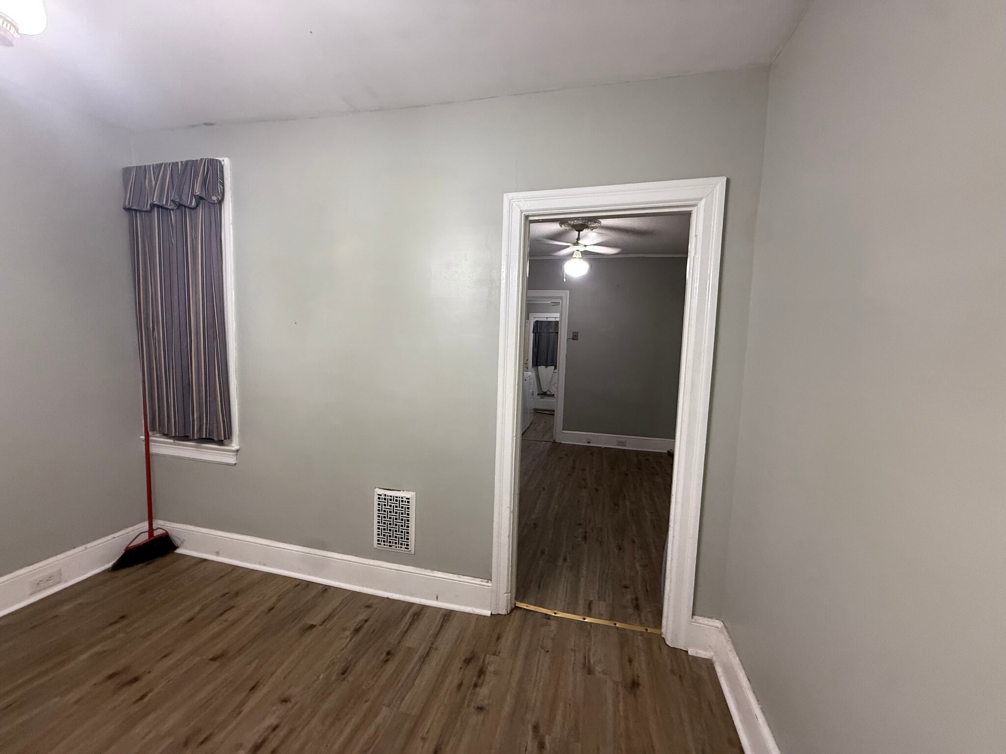 Building Photo - 212 Mannion Ave