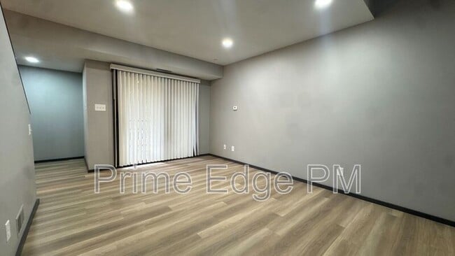 Building Photo - 1701 Ridgehaven Ct