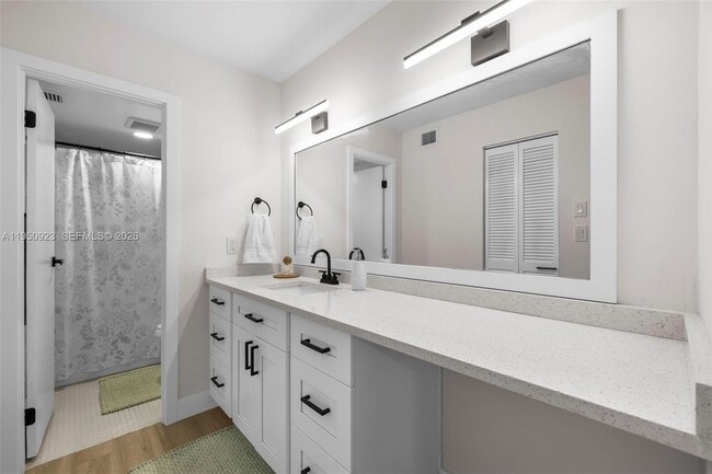 Building Photo - 6100 S Falls Cir Dr