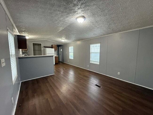 Building Photo - 1236 N Oaklane Rd