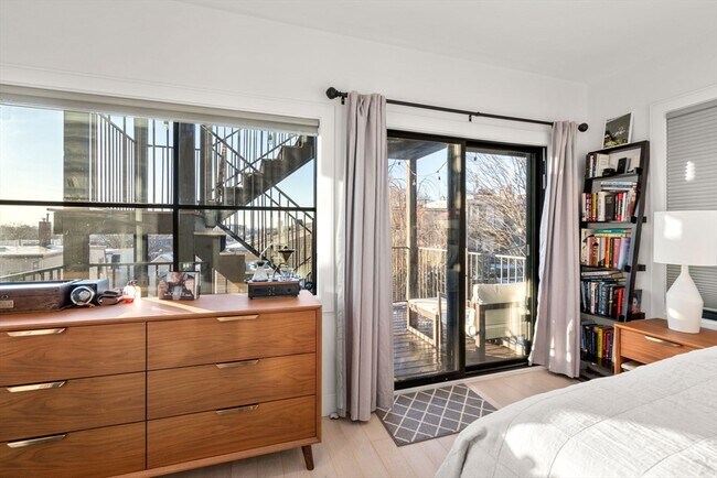 Building Photo - 75 Old Harbor St