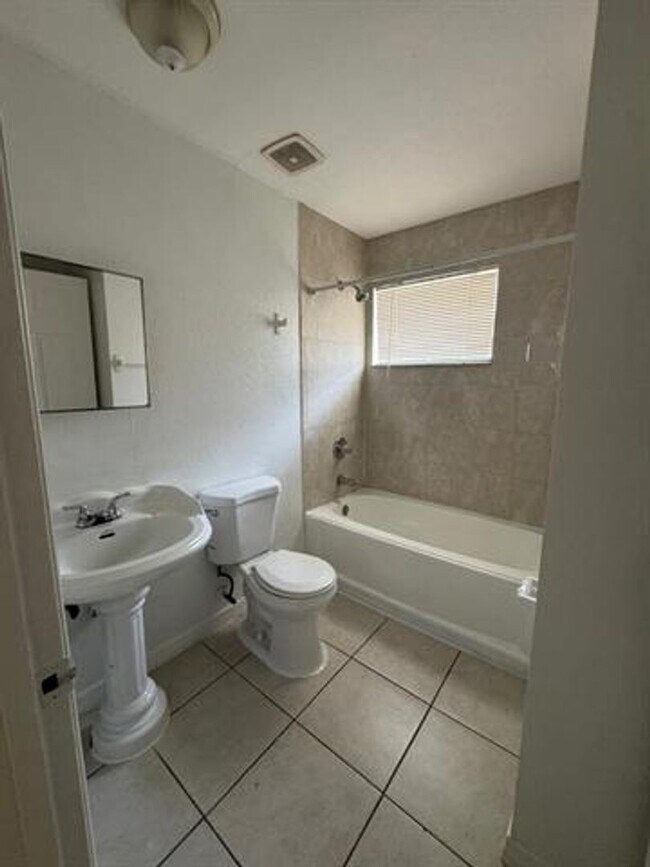 Building Photo - 240 NW 56th St