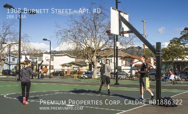 Building Photo - 1308 Burnett St