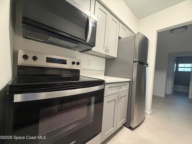 Building Photo - 154 Crescent Beach Dr