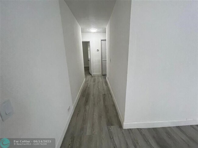 Building Photo - 1449 W 36th St