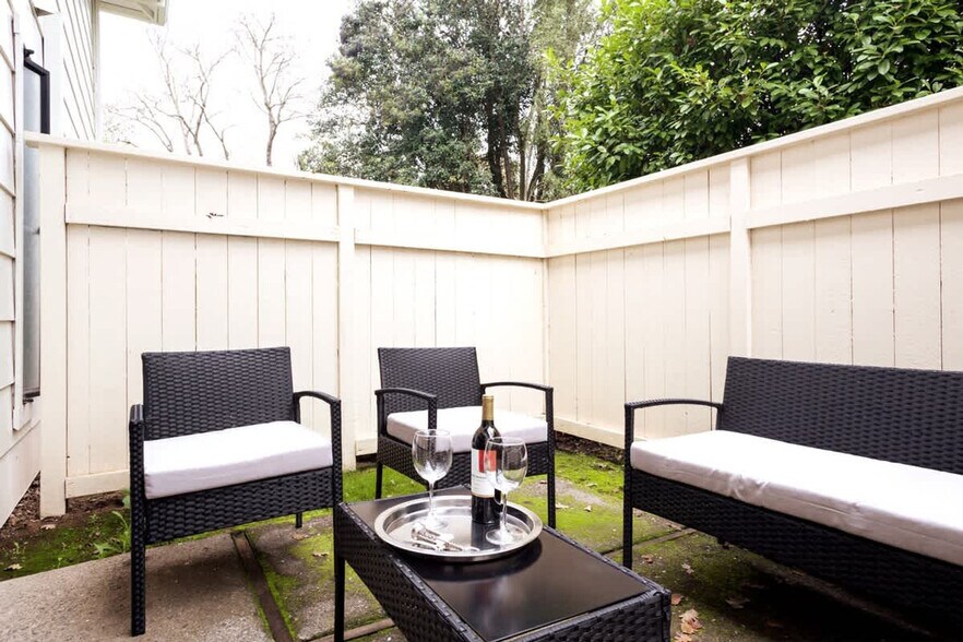 Building Photo - 1600 Atlas Peak Rd