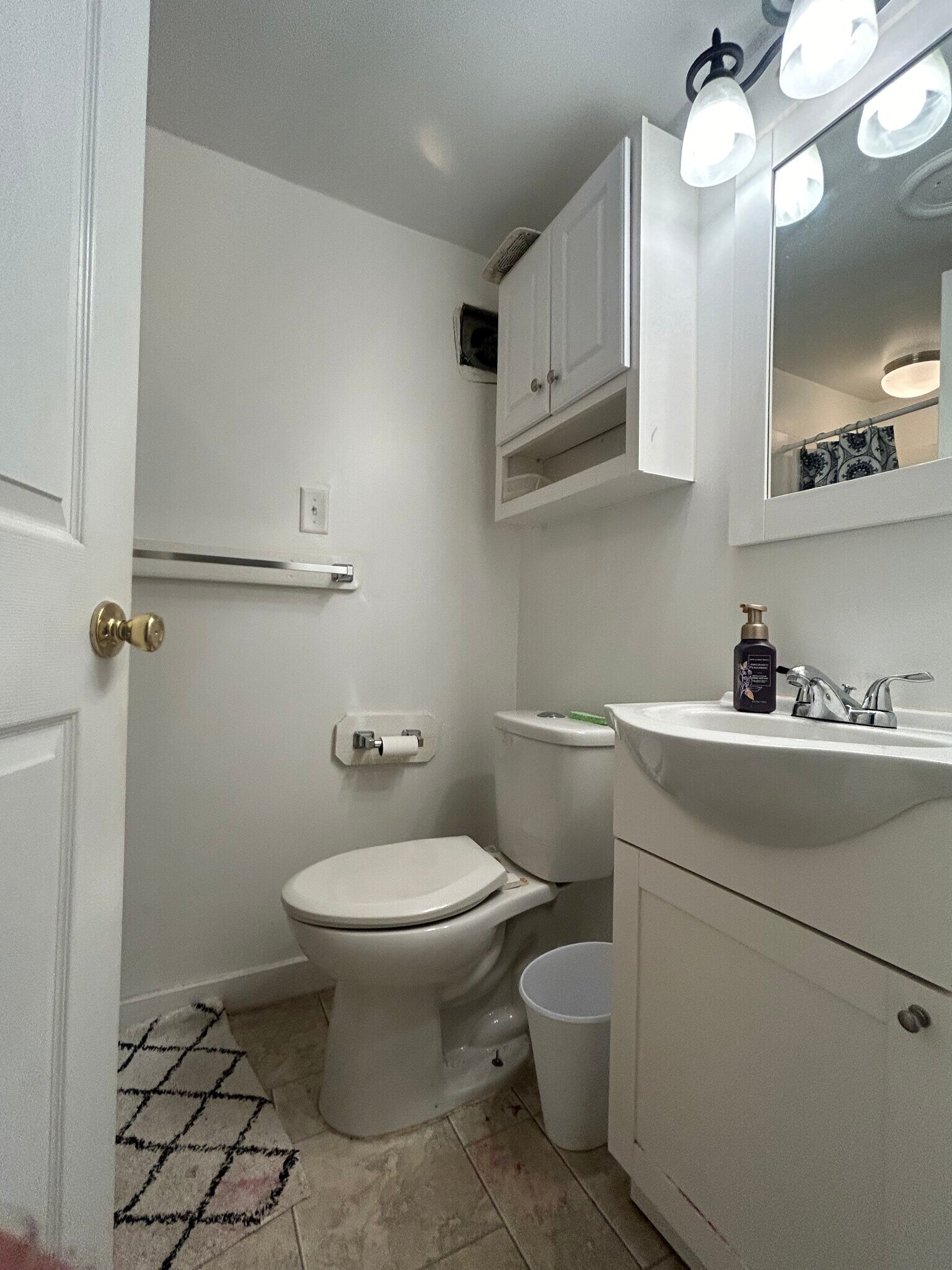 Building Photo - 96 Vine St