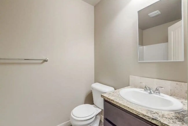 Building Photo - BW8930