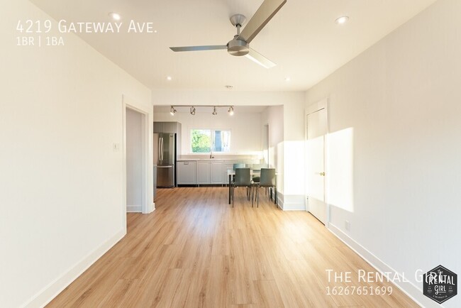 Building Photo - Sweet Silver Lake One Bedroom | Upper Unit...