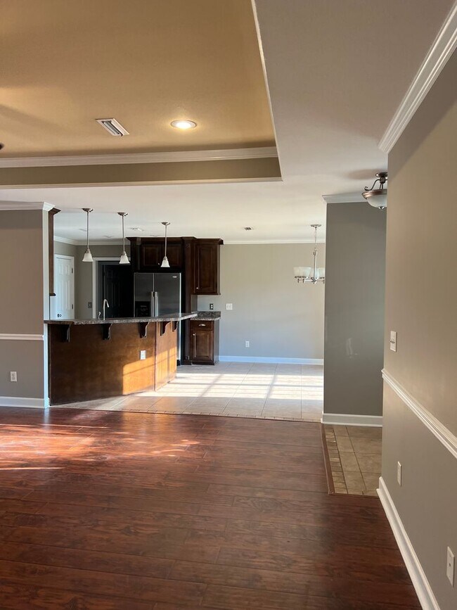 Building Photo - 401 Homestead Way