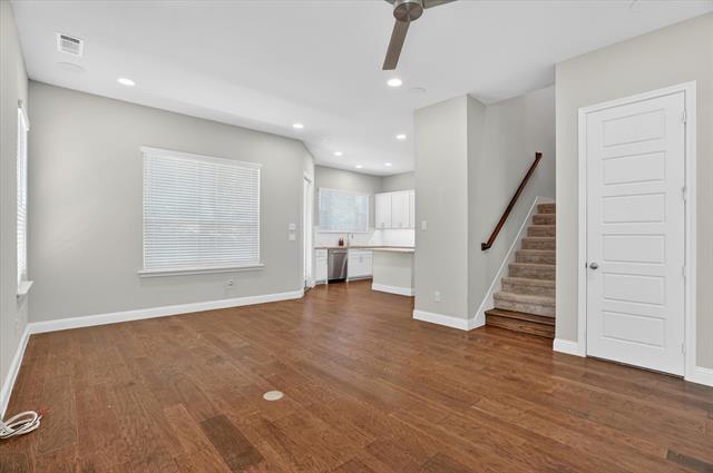 Building Photo - 6330 Oakbend Cir