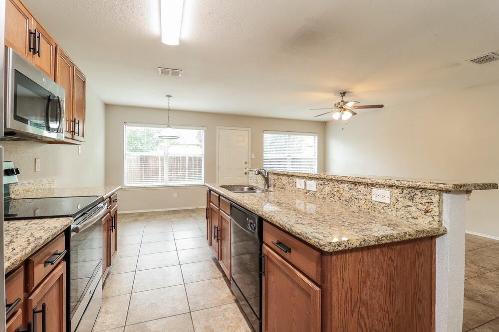Building Photo - 10628 Wild Oak Dr