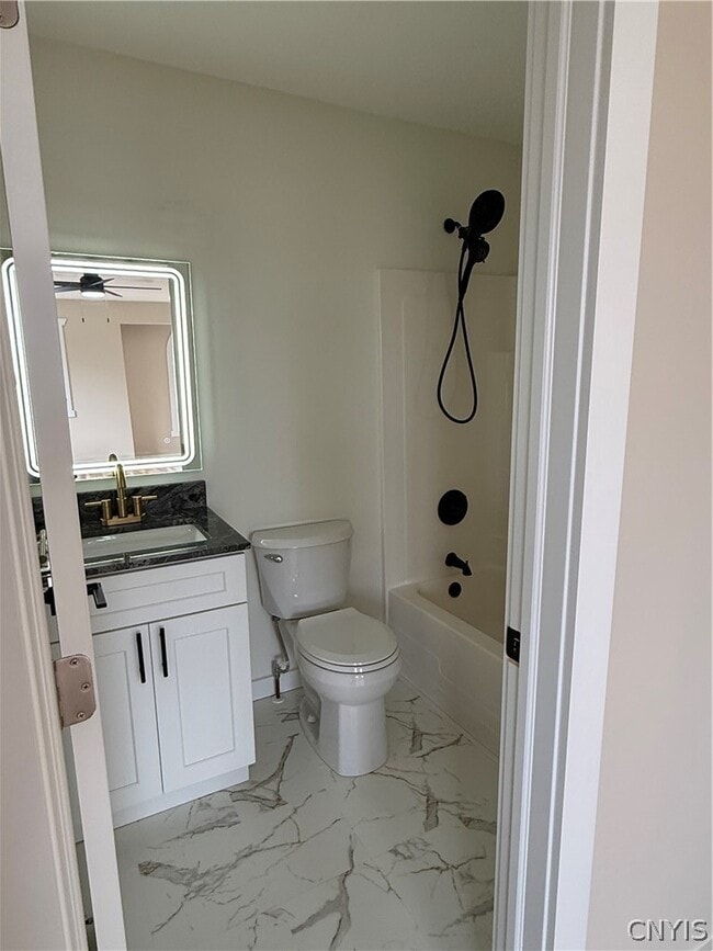 Building Photo - 6996 Lakeshore Rd