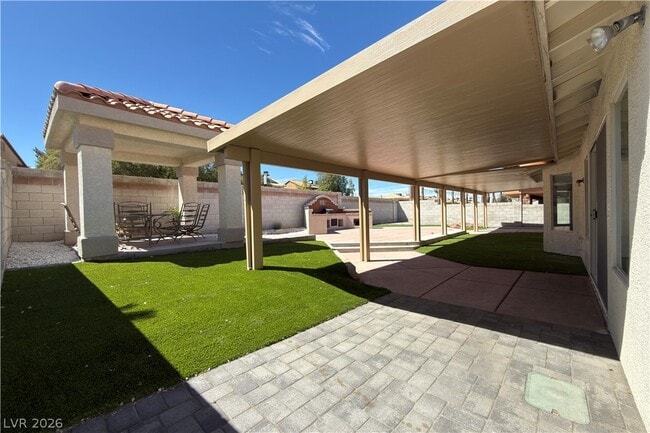 Building Photo - 3809 Cranbrook Hill St