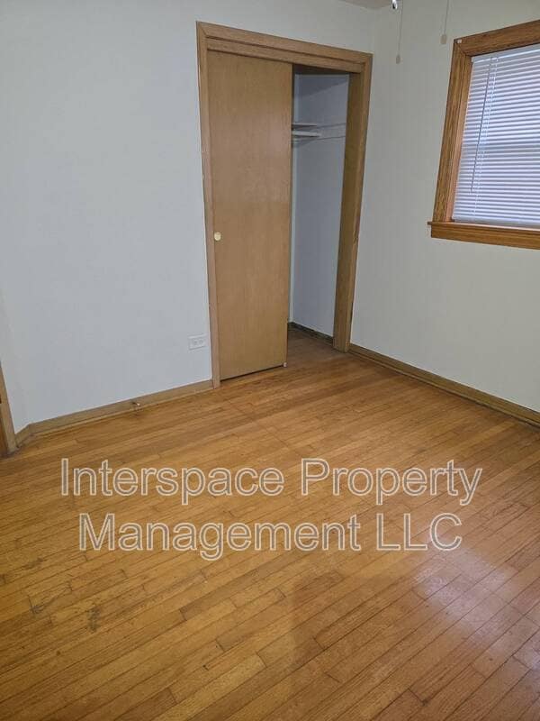 Building Photo - 10126 S Pulaski Rd