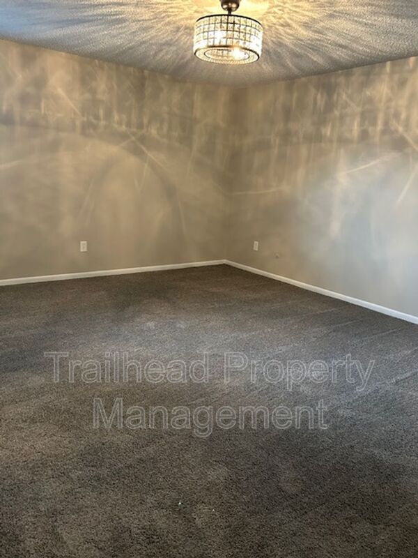 Building Photo - 1035 NW 70th Ct