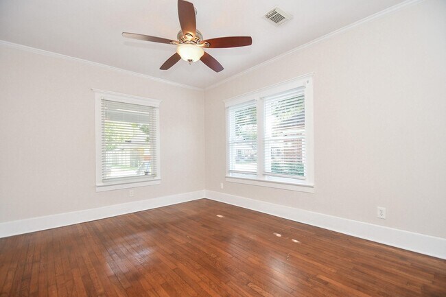 Building Photo - 4625 Pineridge St