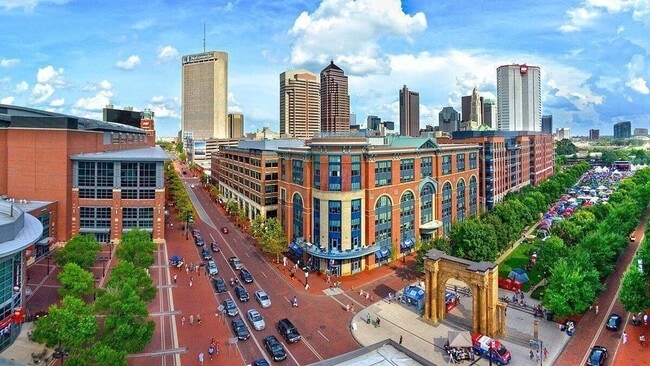 Building Photo - 27 E 2nd Ave