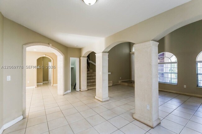 Building Photo - 6664 SW 163rd Pl