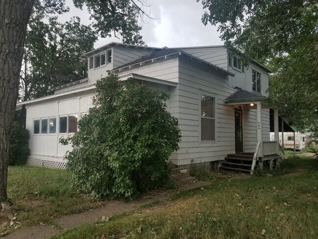 Primary Photo - 465 N 6th St