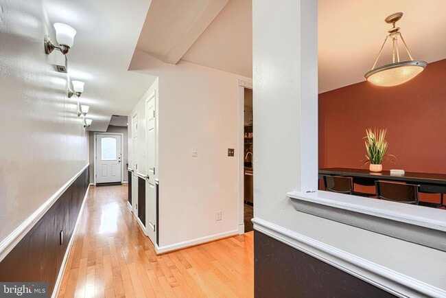 Building Photo - 624 Jasper St