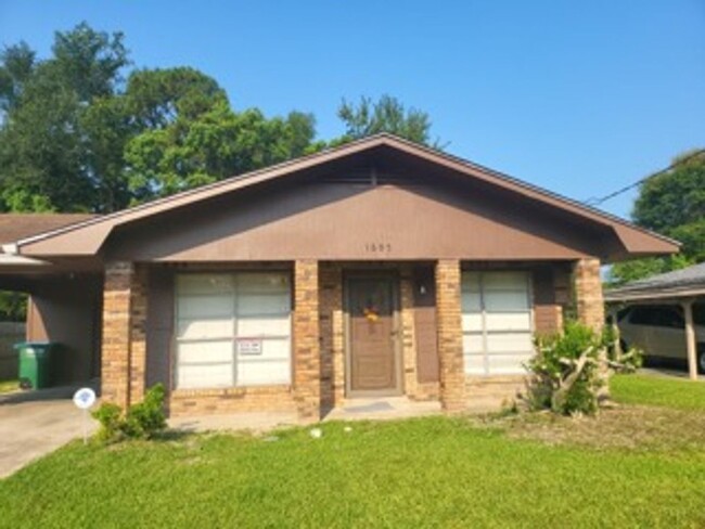 Primary Photo - 3 BEDROOM READY TO MOVE-IN