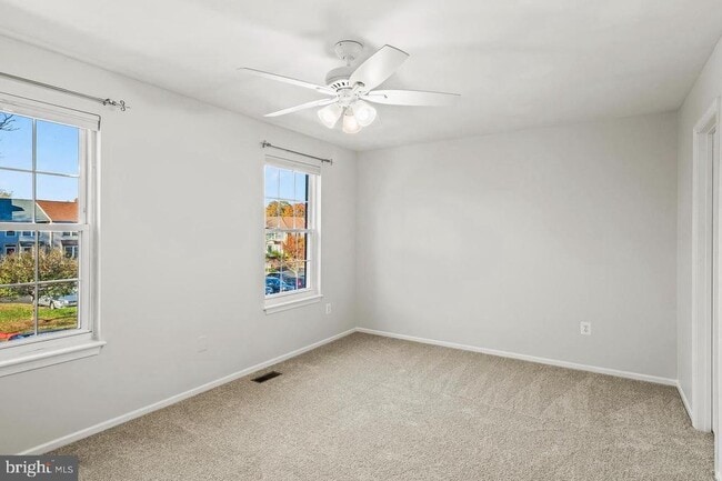 Building Photo - 7000 Ducketts Ln