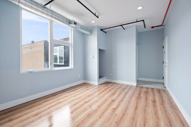 Building Photo - 9865 W Roosevelt Rd