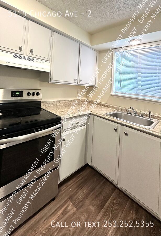 Building Photo - 5115 Chicago Ave SW