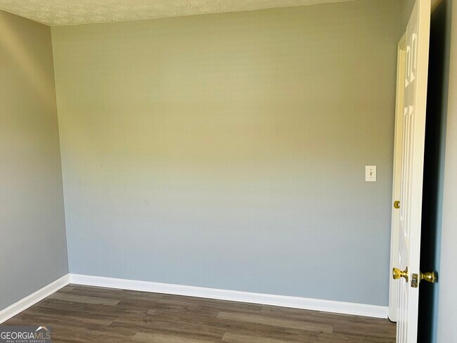 Building Photo - 405 Peeks Crossing Dr