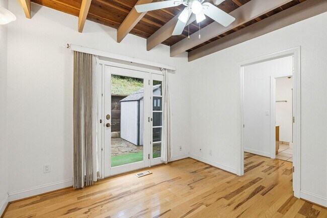 Building Photo - Sun-Filled 2BR/2BA Upper Home with Large Decks & Hardwood Floors in Aptos