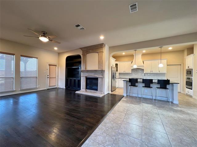 Building Photo - 2043 Loma Alta Dr