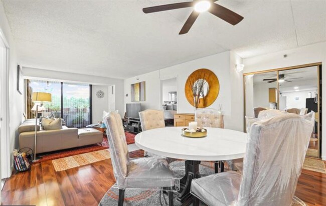 Building Photo - Bright And Spacious 2 Bed 2 Bath Condi With Balcony In Vibrant Highpointe