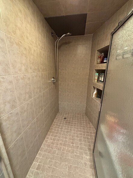 Building Photo - 106 Myrtle St