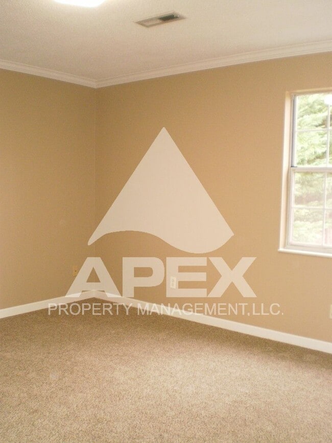 Building Photo - Spacious 3 Bd - 2.5 Ba  Cottage Style 2-St...