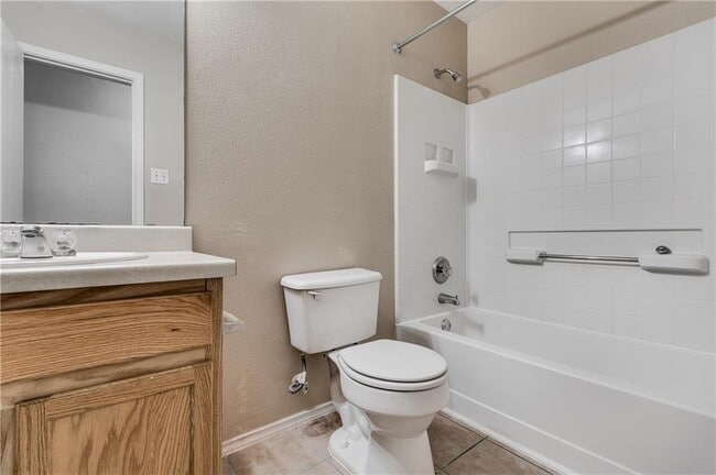 Building Photo - 602 Golden Gate Dr