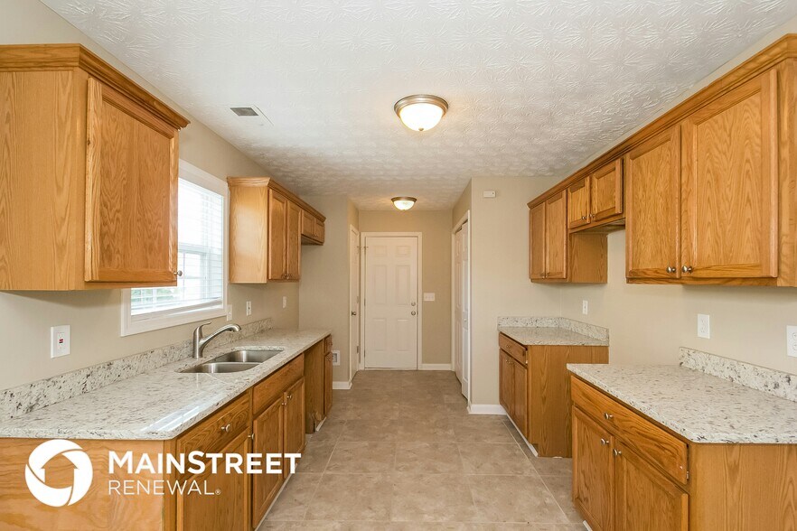 Building Photo - 1628 Marceau Dr