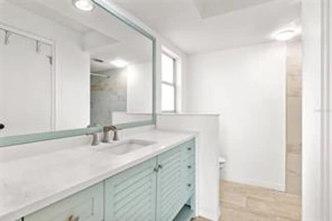 Building Photo - Lakefront Living in Longwood – Winsor Manor